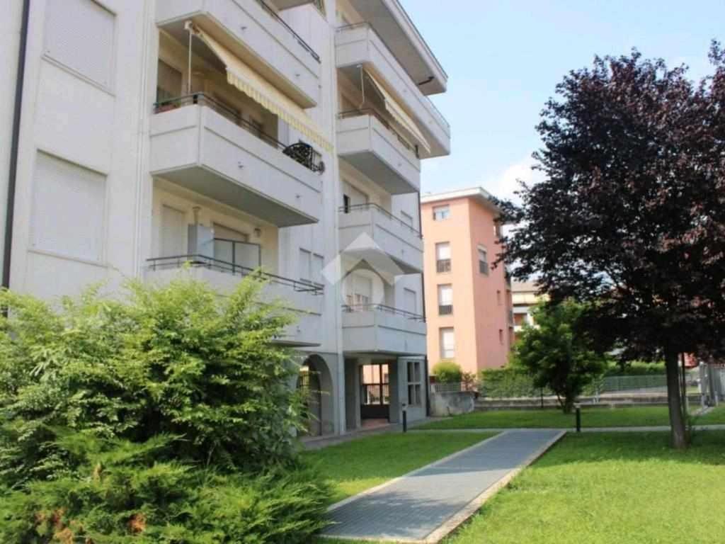 Delizioso Appartamento Verona Luaran gambar
